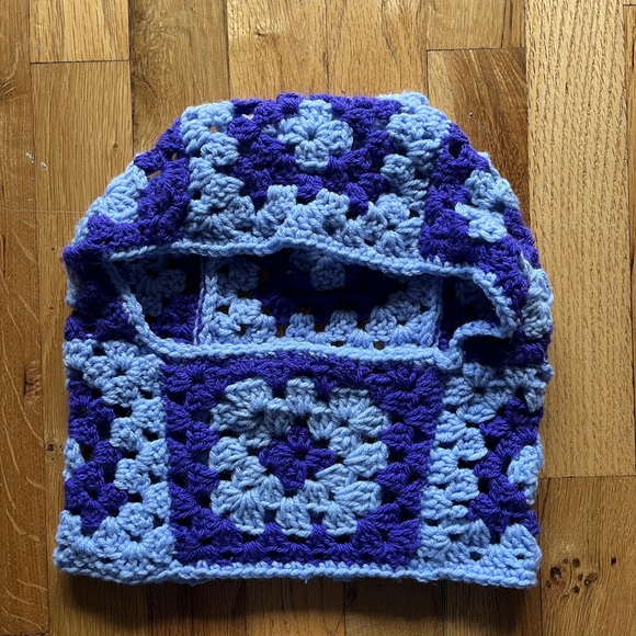Granny Square Balaclava - Picture 4 of 4